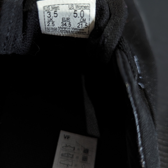 Classic Era Vans 🖤 All Black - Picture 2 of 4